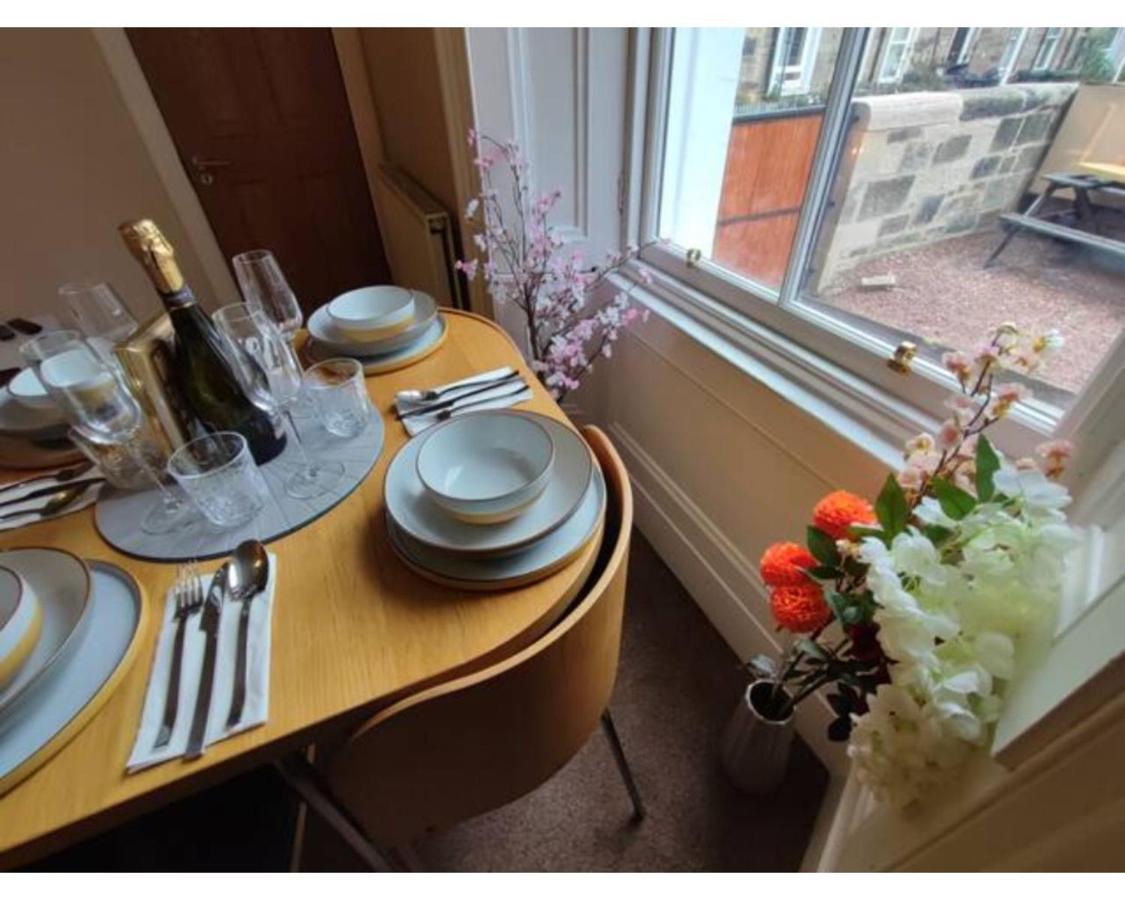 Central Edinburgh Private Garden With Parking Exterior photo